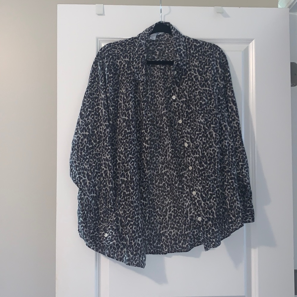 NWT! Animal print button down
